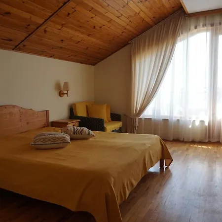 Margarita Hotel Warna